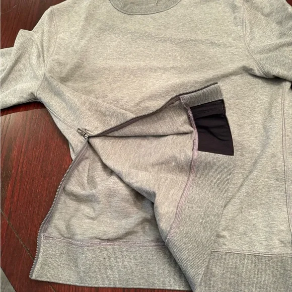 Men’s lululemon long sleeve crewneck shirt